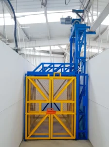 elevadores-de-carga-para-transporte-interno