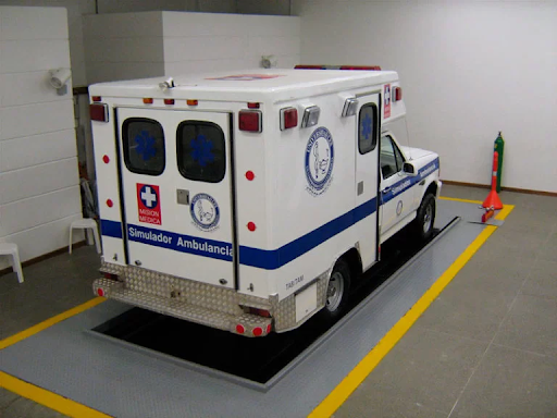 Ambulancia de equipos de simulación de movimiento
